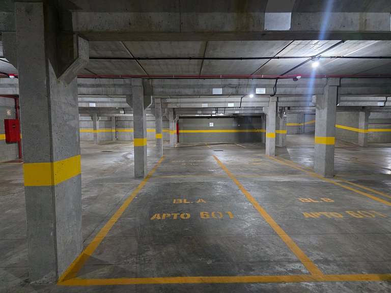 601-A Apto Novo Home Club Moderno e Bem Localizado