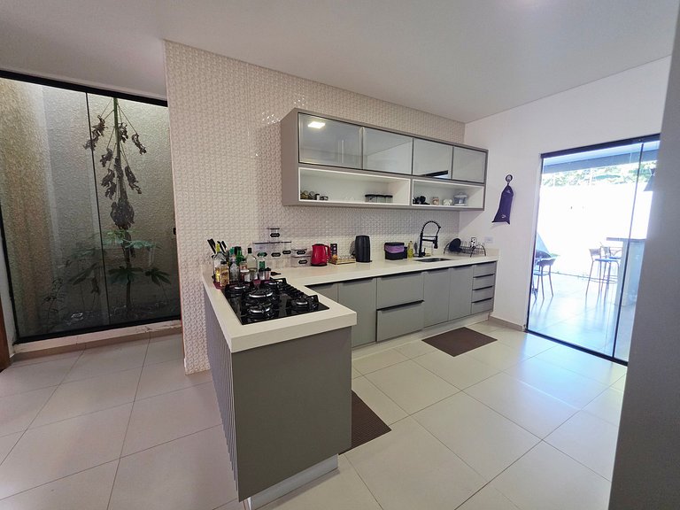 A.T.F Casa | Churrasqueira, garagem e conforto