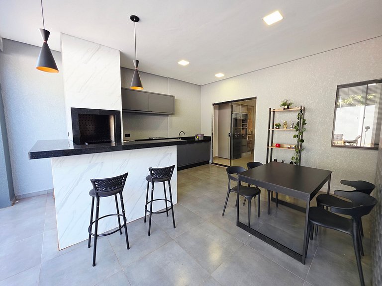Casa moderna em Foz | perto do Centro e Cataratas